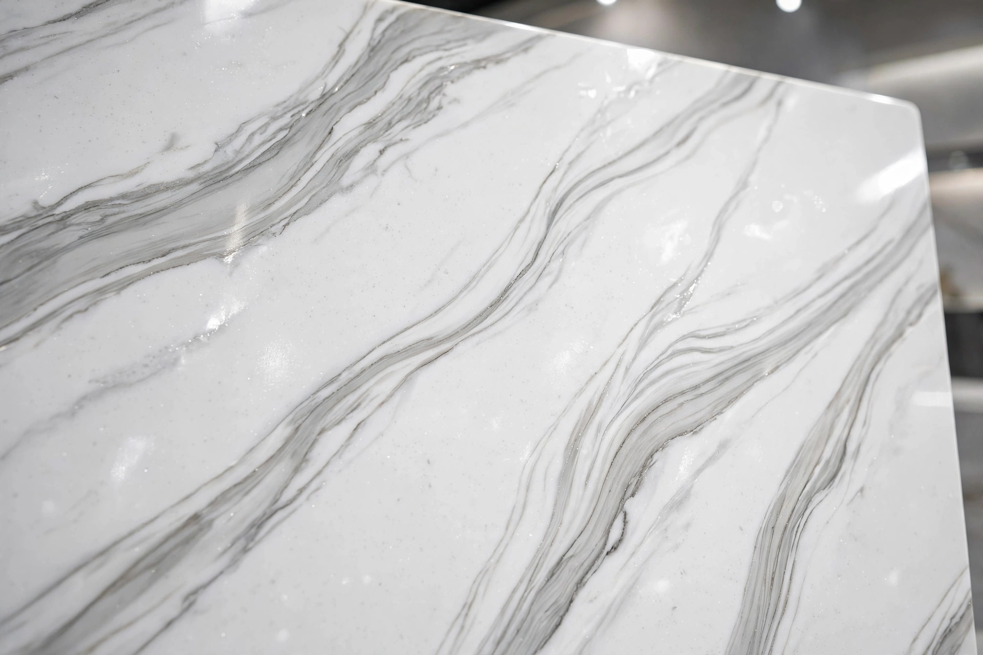 Polished quartz slabs